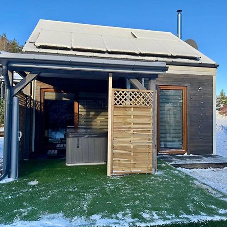 Podiazy Osada Skoczkowo Komfortowe Domki Z Jacuzzi Nad Jeziorem- Sauna- Balia- Prywatny Staw Wedkarski מראה חיצוני תמונה