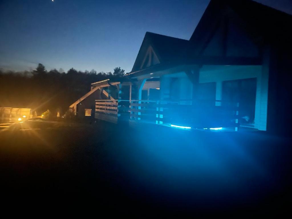 Podiazy Osada Skoczkowo Komfortowe Domki Z Jacuzzi Nad Jeziorem- Sauna- Balia- Prywatny Staw Wedkarski מראה חיצוני תמונה