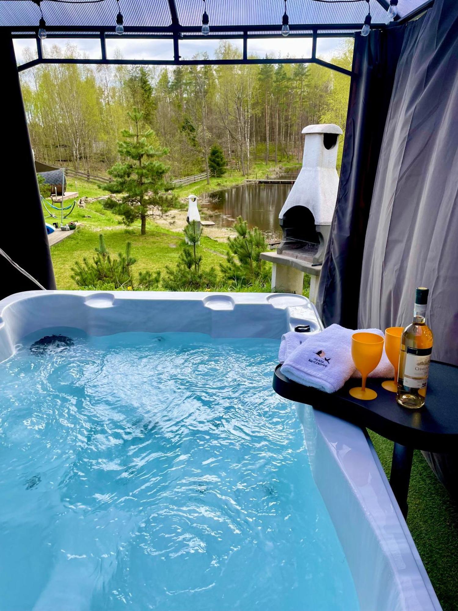 Podiazy Osada Skoczkowo Komfortowe Domki Z Jacuzzi Nad Jeziorem- Sauna- Balia- Prywatny Staw Wedkarski מראה חיצוני תמונה